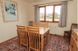 Causeway Cottage Holy Island dining area